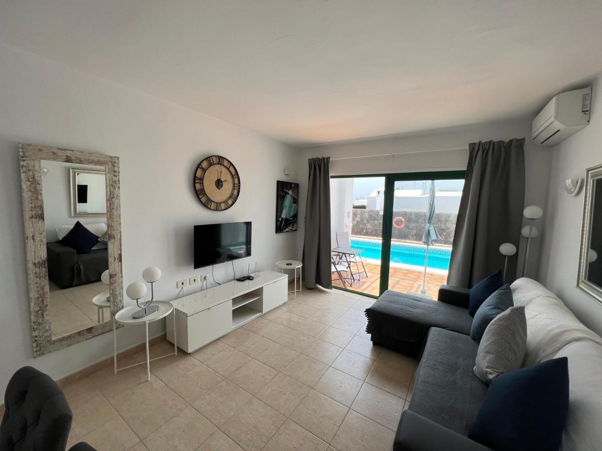 Oasis Blue - Beautiful 1 Bedroom Apartment On Private Complex With Pool Tías Kültér fotó